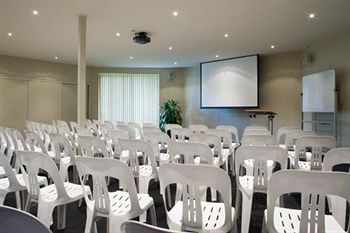 Darlington Beach Resort & Holiday Park - Rental Cars 4