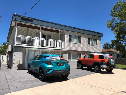Beach & Bay Holiday House - Rental Cars 4