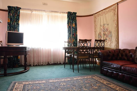 Apartments Downtown - Rental Cars 4