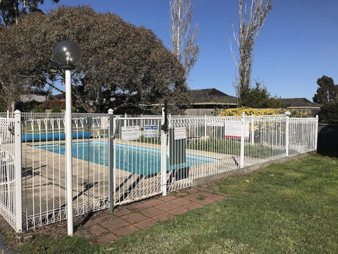 Alfred Motor Inn - Rental Cars 5
