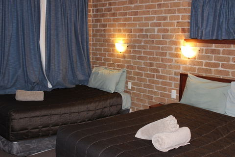 Acacia Motor Inn Armidale - Rental Cars 3