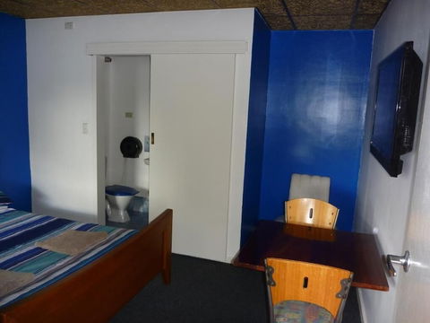 Adelaide Travellers Inn - Hostel - Rental Cars 2
