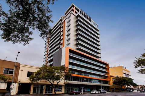 Astra Apartments Adelaide - Rental Cars 1