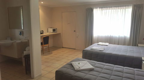 Biloela Palms Motor Inn - Rental Cars 6