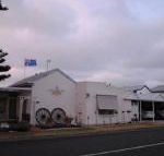 Vue de M Bed  Breakfast - Rental Cars