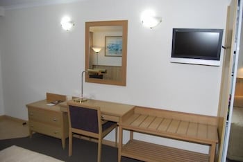 Coal Valley Motor Inn, Morwell - Rental Cars 6