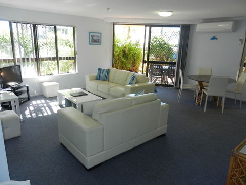 Kalua Holiday Apartments - Rental Cars 5