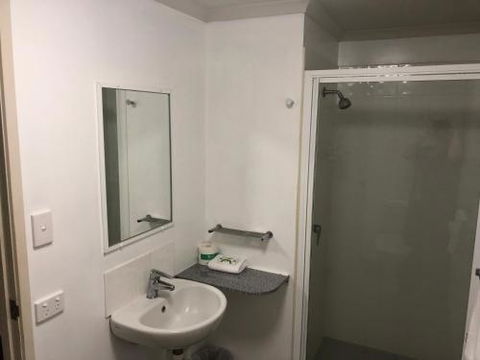 Airlie Waterfront Accommodation - Rental Cars 5