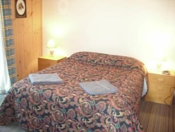 Apollo Bay Backpackers - Rental Cars 2