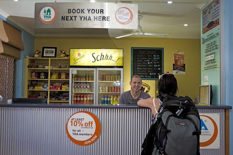 Coffs Harbour YHA Hostel / Backpackers - Rental Cars 6