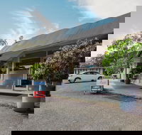 Artesian Spa Motel - Rental Cars