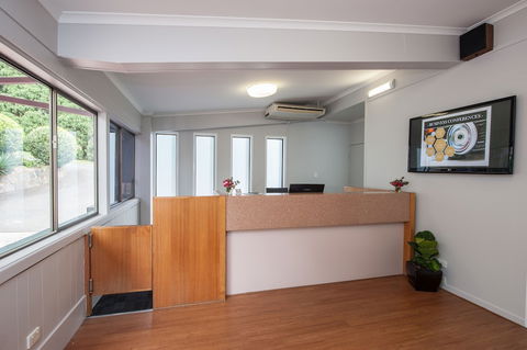 Econo Lodge Toowoomba Motel & Events Centre - Rental Cars 1