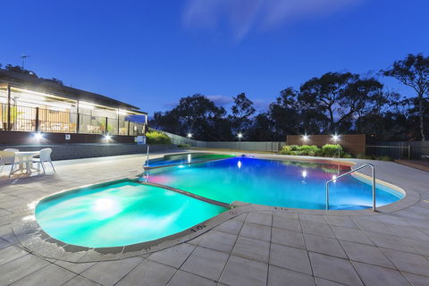 Alivio Tourist Park Canberra - Rental Cars 0