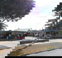Glynlea Motel - Rental Cars