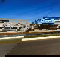 The Town House Motor Inn - Rental Cars