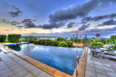 Rainbow Sea Resort - Rental Cars 1