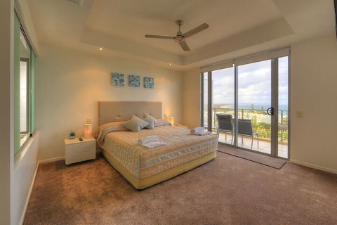 Rainbow Sea Resort - Rental Cars 7