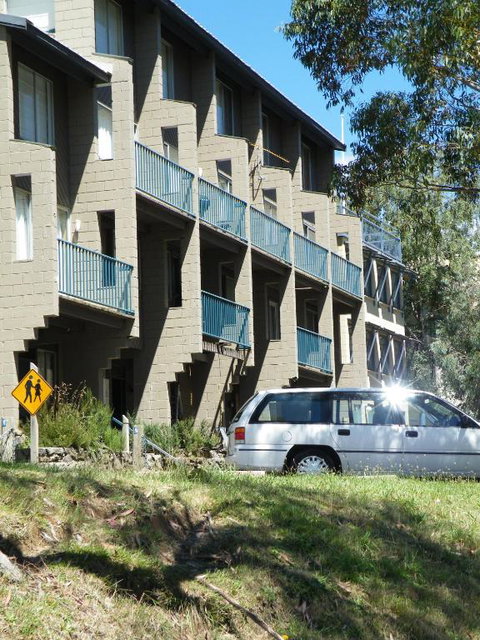 Warrina 12 - Rental Cars 2