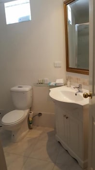Anchorage Guest House - Rental Cars 5