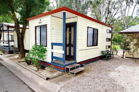 Wangaratta Caravan Park - Rental Cars 0