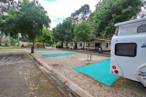 Wangaratta Caravan Park - Rental Cars 5