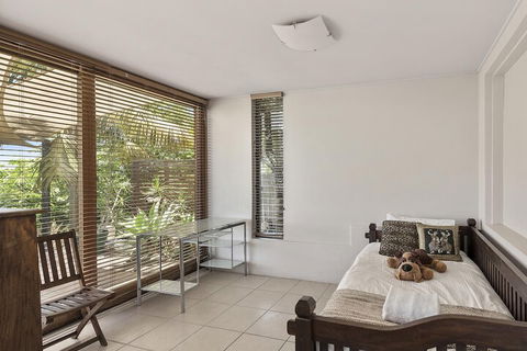 McAuleys Beach House - Rental Cars 5
