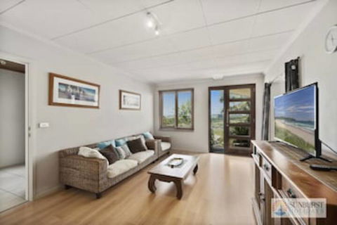 McAuleys Beach House - Rental Cars 0