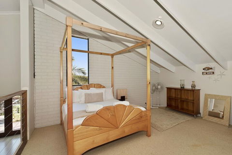 McAuleys Beach House - Rental Cars 4
