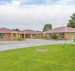 All Inn Strahan Holiday Units - Rental Cars