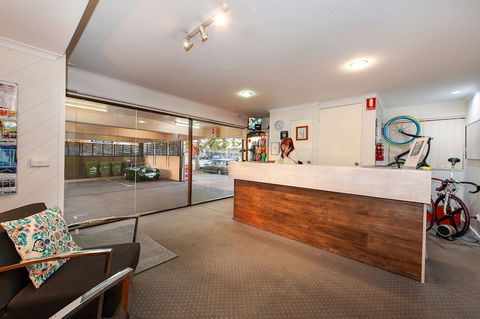 Albury Winsor Park Motor Inn - Rental Cars 3