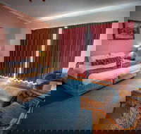 Eagle Heights Mountain Hotel - Rental Cars