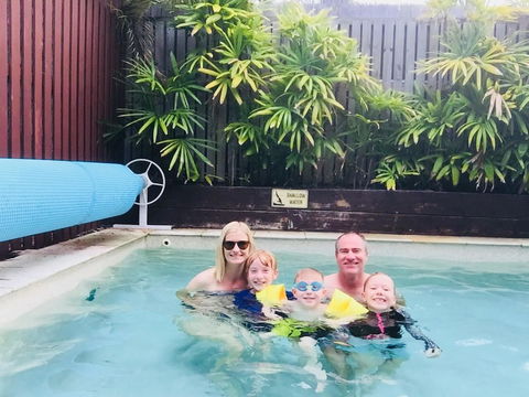Deja Vu Palm Cove Private Heated Pool - Rental Cars 6