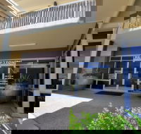 Mayfair Motel Emerald - Rental Cars