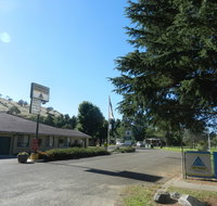 Gundagai Cabins  Tourist Park - Rental Cars