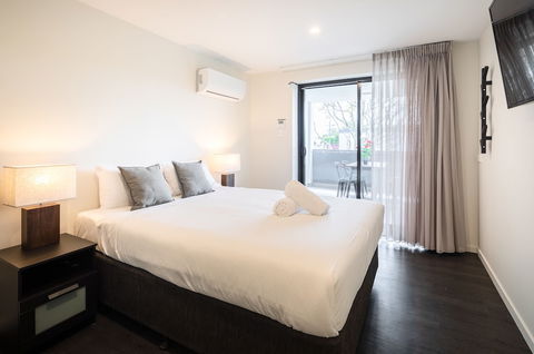 Ascot Budget Inn & Residences - Rental Cars 5