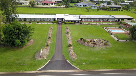 Atherton Motel - Rental Cars 3