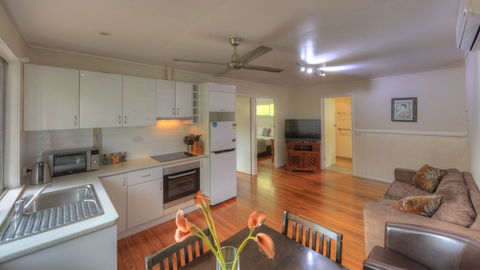 Atherton Hinterland Motel - Rental Cars 6