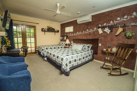 Armadale Cottage Bed & Breakfast - Rental Cars 6