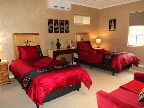 Armadale Cottage Bed & Breakfast - Rental Cars 2