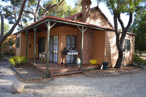 Mountain View Motor Inn & Holiday Lodges - Rental Cars 1