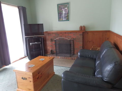 Mountain View Motor Inn & Holiday Lodges - Rental Cars 5
