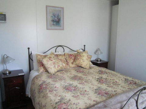 Lavendale Farmstay & Cottages York - Rental Cars 4