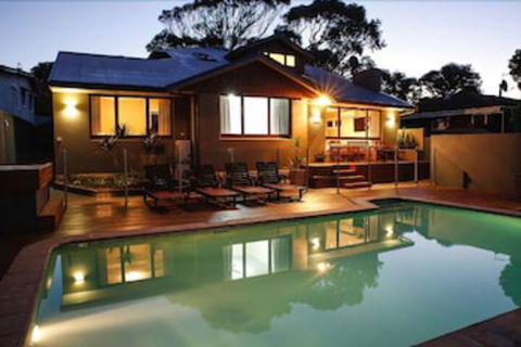 Waikiki Beach Bed & Breakfast - Rental Cars 2