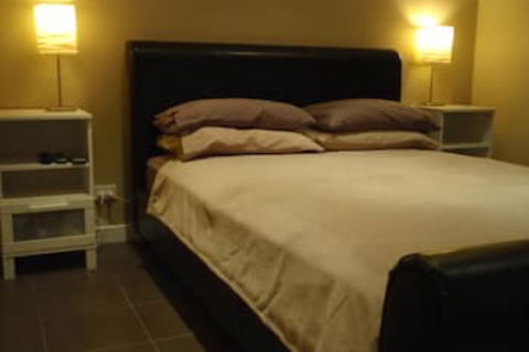 Waikiki Beach Bed & Breakfast - Rental Cars 6