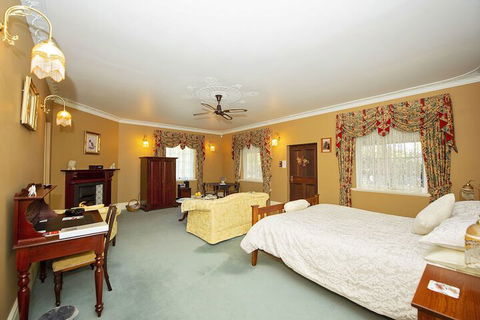 Blackwood Inn Innkeepers House - Rental Cars 4