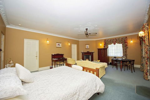 Blackwood Inn Innkeepers House - Rental Cars 2