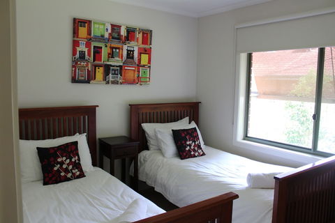 Australian Home Away Ringwood At Bardia - Rental Cars 1