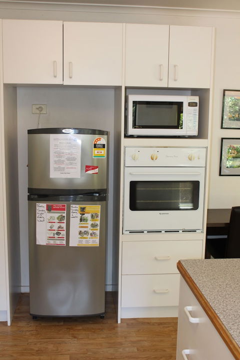 Australian Home Away Ringwood At Bardia - Rental Cars 3