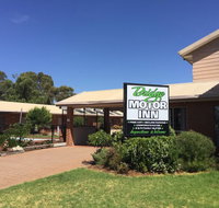 Bridge Motor Inn - Rental Cars