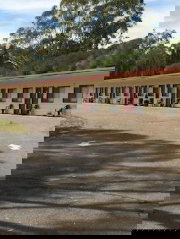 Wagon Wheel Motel - Rental Cars 4
